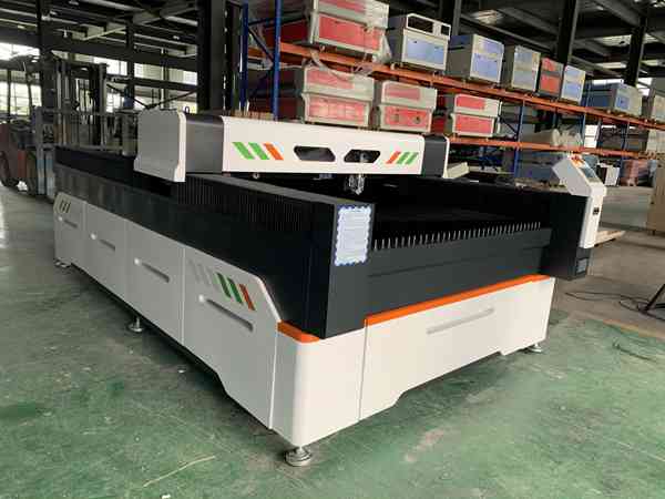 金屬激光雕刻機(jī)，CO2激光混切機(jī)